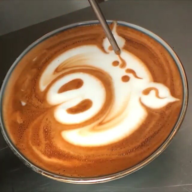 @hilarrious-Piggy-Latte-Art